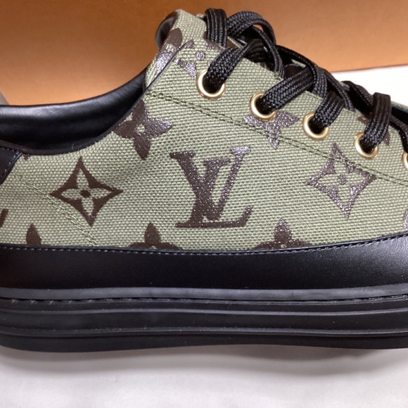 Louis Vuitton Stellar sneaker - Picture 16 of 16